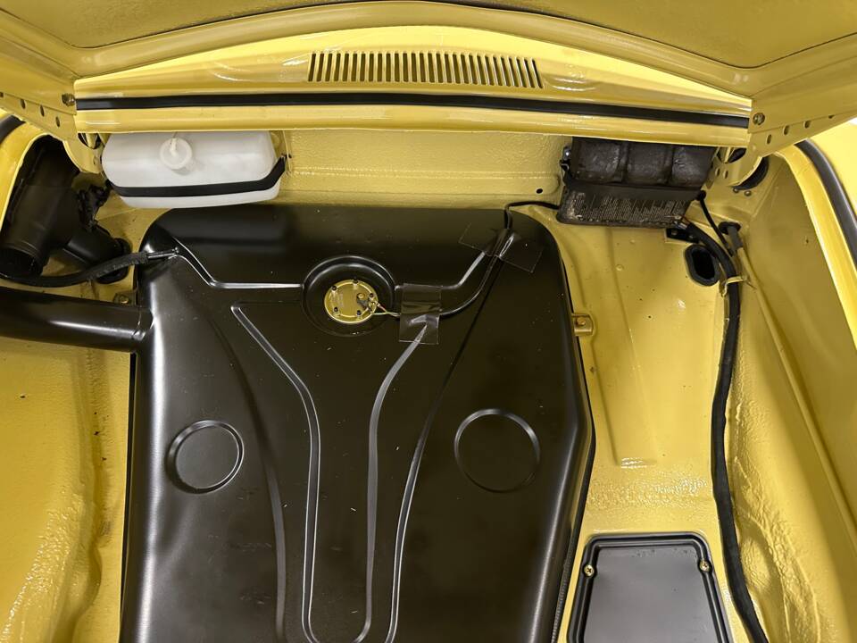 Image 82/101 of Porsche 356 B 1600 (1963)