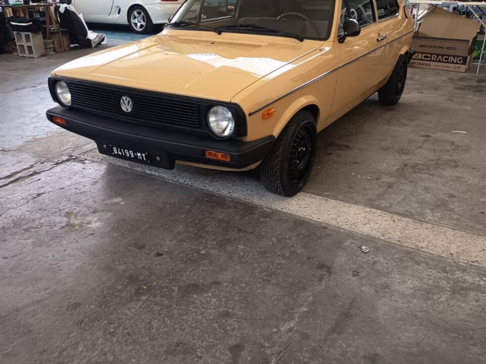 Image 2/26 of Volkswagen Polo I 0.9 (1980)