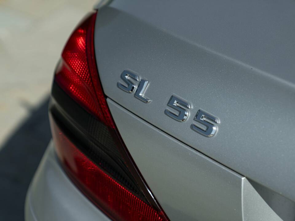 Image 31/50 of Mercedes-Benz SL 55 AMG (2002)
