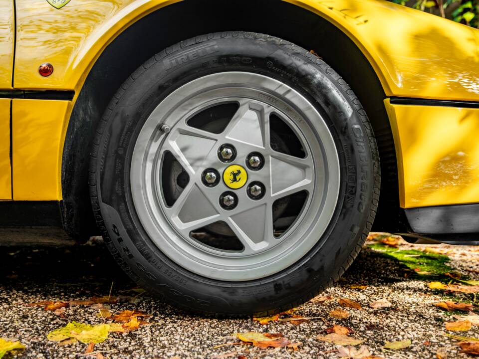 Bild 19/55 von Ferrari 328 GTS (1986)