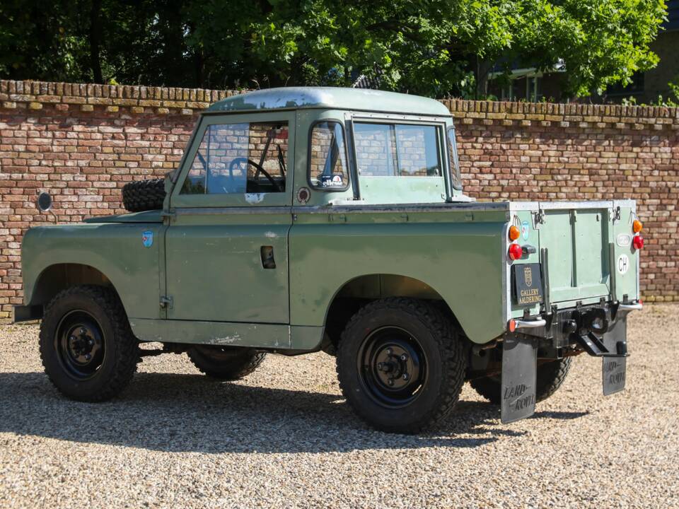 Image 22/50 of Land Rover 88 (1965)