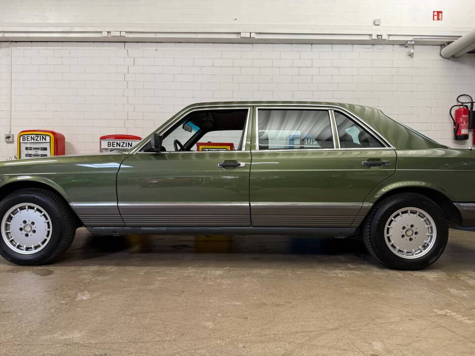 Image 1/19 of Mercedes-Benz 280 SEL (1983)