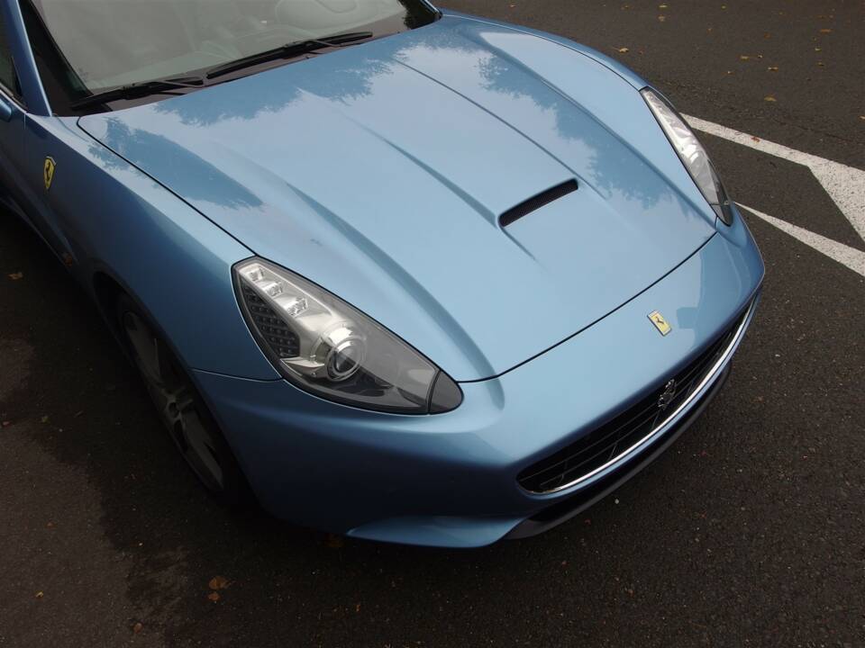 Image 10/49 of Ferrari California (2010)