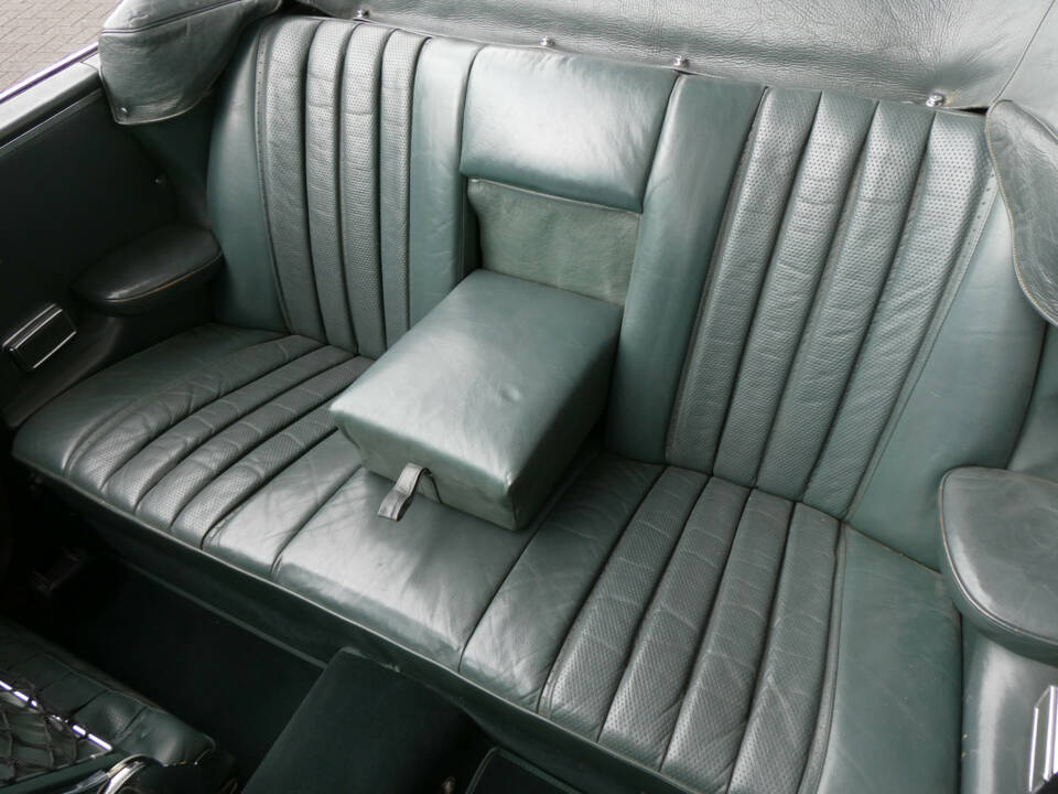 Image 16/31 of Mercedes-Benz 280 SE 3,5 (1970)