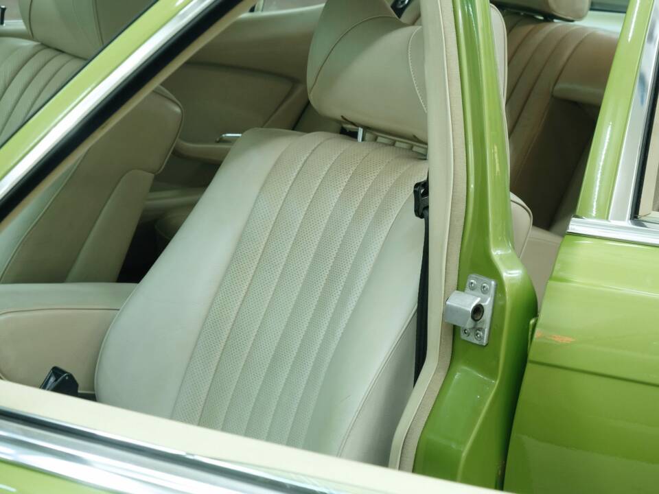 Image 36/50 de Mercedes-Benz 450 SEL 6,9 (1976)
