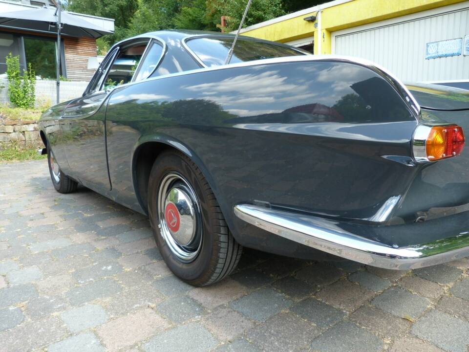 Image 7/8 of Volvo 1800 S (1964)