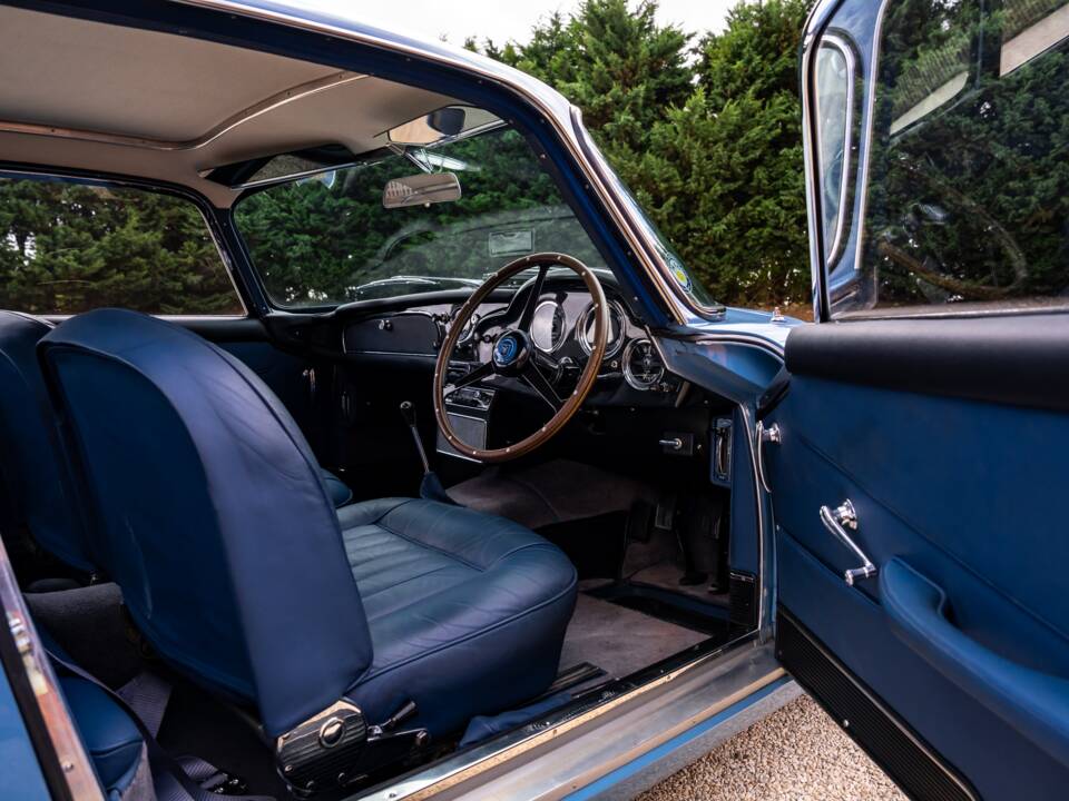Image 14/56 of Aston Martin DB 4 (1960)