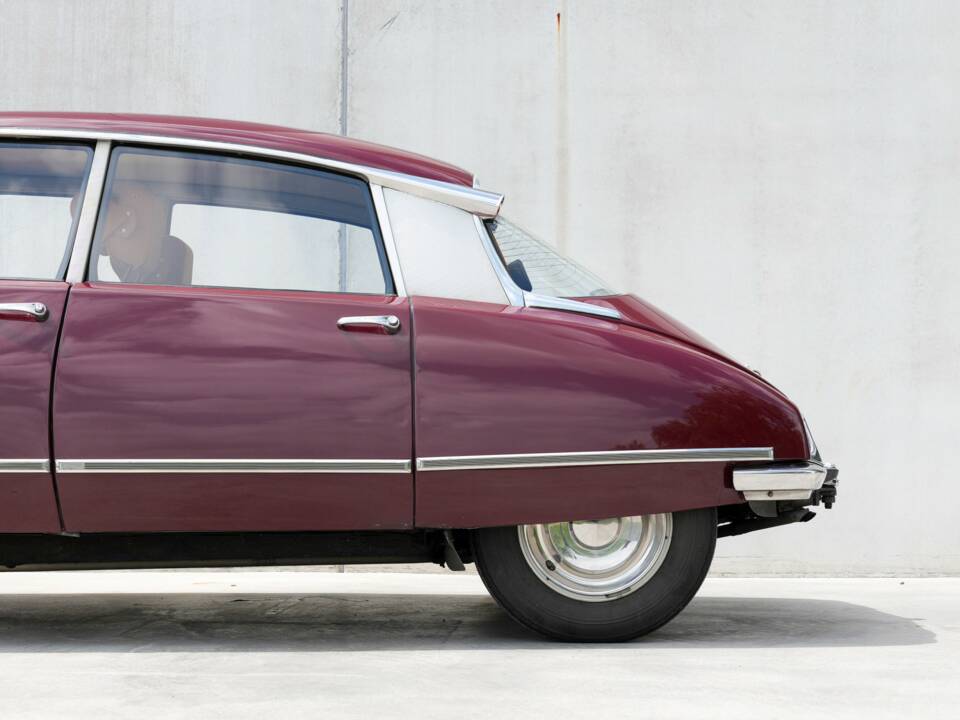 Immagine 4/34 di Citroën ID 19 (1968)