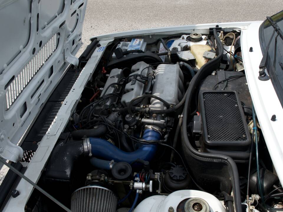 Image 24/47 of Lancia Delta HF Integrale (1988)