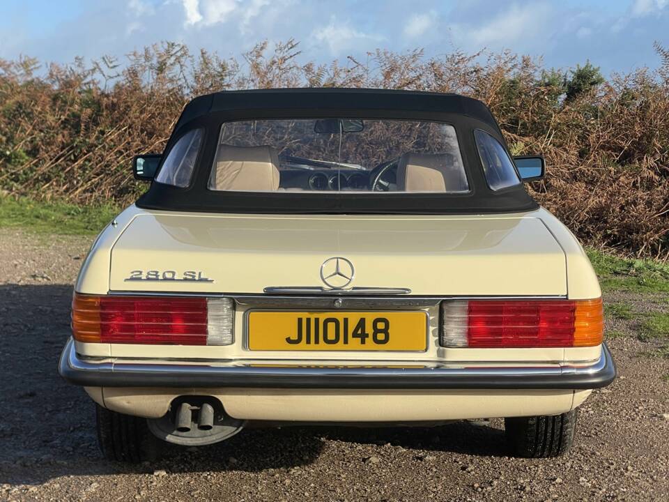 Afbeelding 6/12 van Mercedes-Benz 280 SL (1984)
