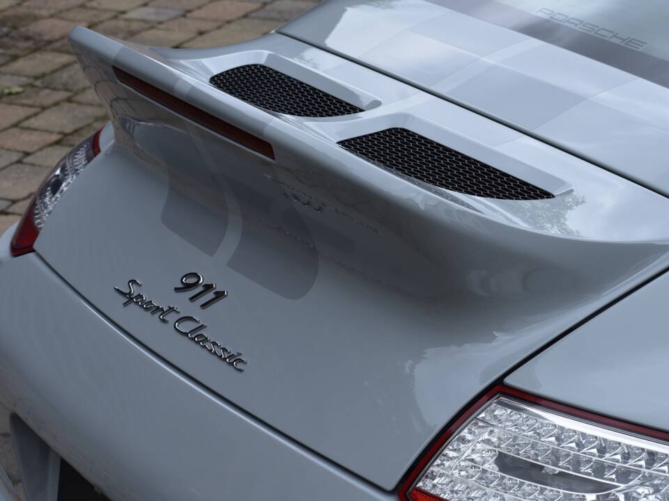 Image 4/50 of Porsche 911 Sport Classic (2010)