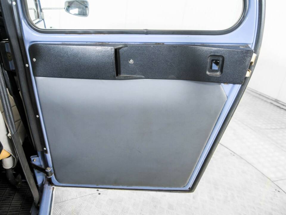 Image 34/50 of Citroën 2 CV 6 (1987)