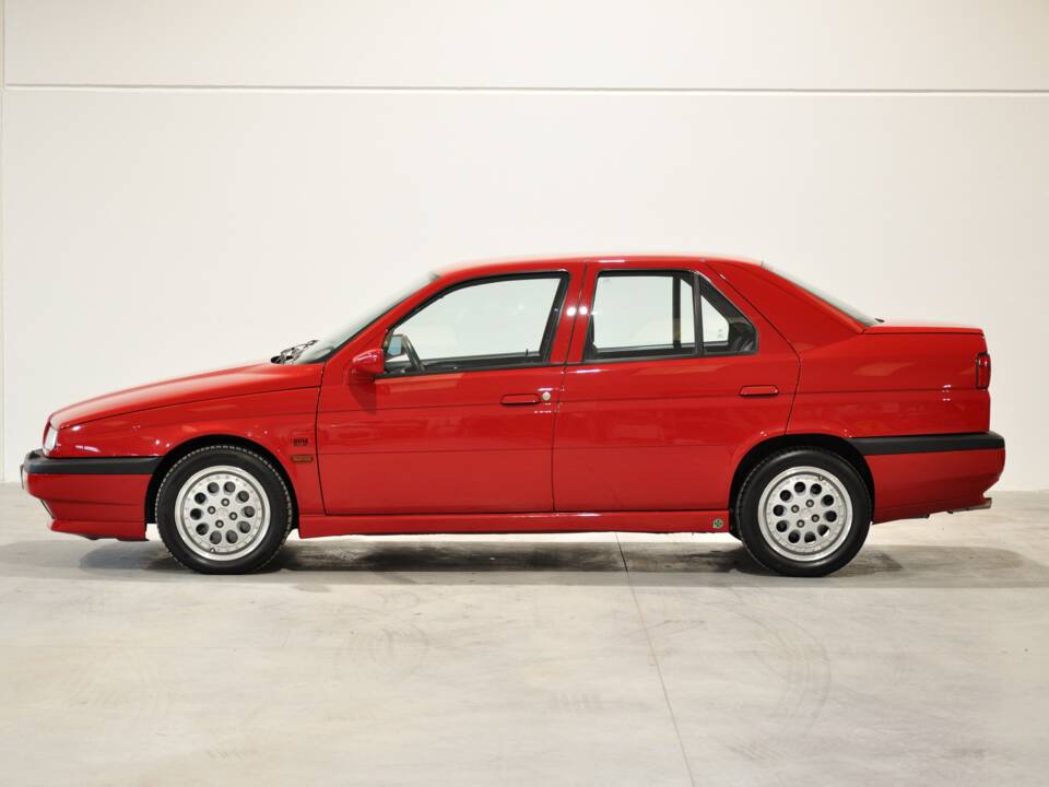 Imagen 4/30 de Alfa Romeo 155  2.0 Q4 4x4 (1992)