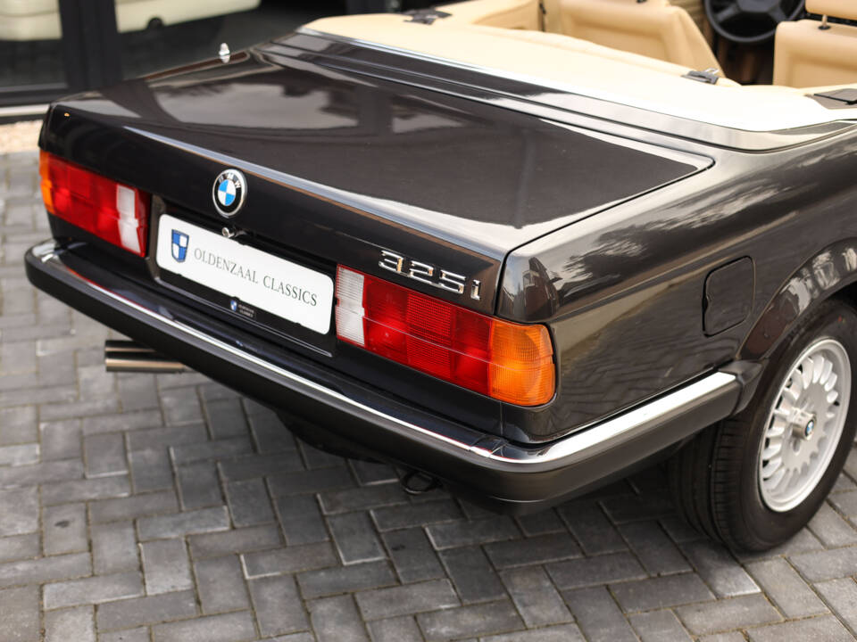 Immagine 72/81 di BMW 325i (1987)