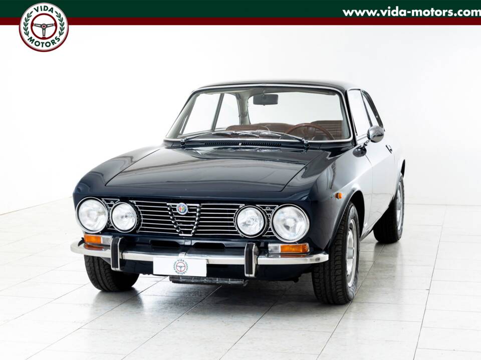 Image 1/15 of Alfa Romeo 2000 GT Veloce (1974)