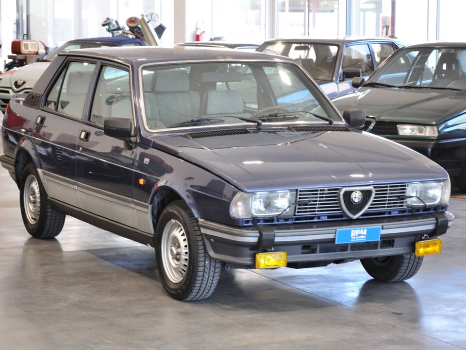 Image 3/29 of Alfa Romeo Giulietta 1.8 (1983)