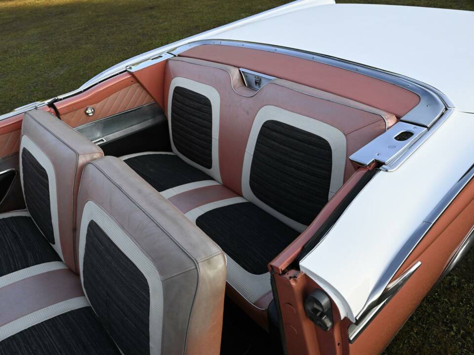 Bild 37/50 von Ford Fairlane 500 Skyliner (1959)