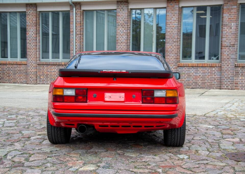 Image 5/22 of Porsche 944 (1982)