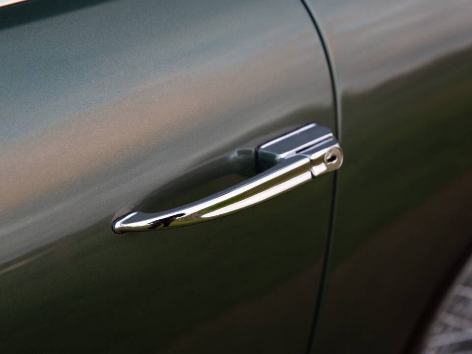 Image 24/42 de Aston Martin DB 4 GT (1959)