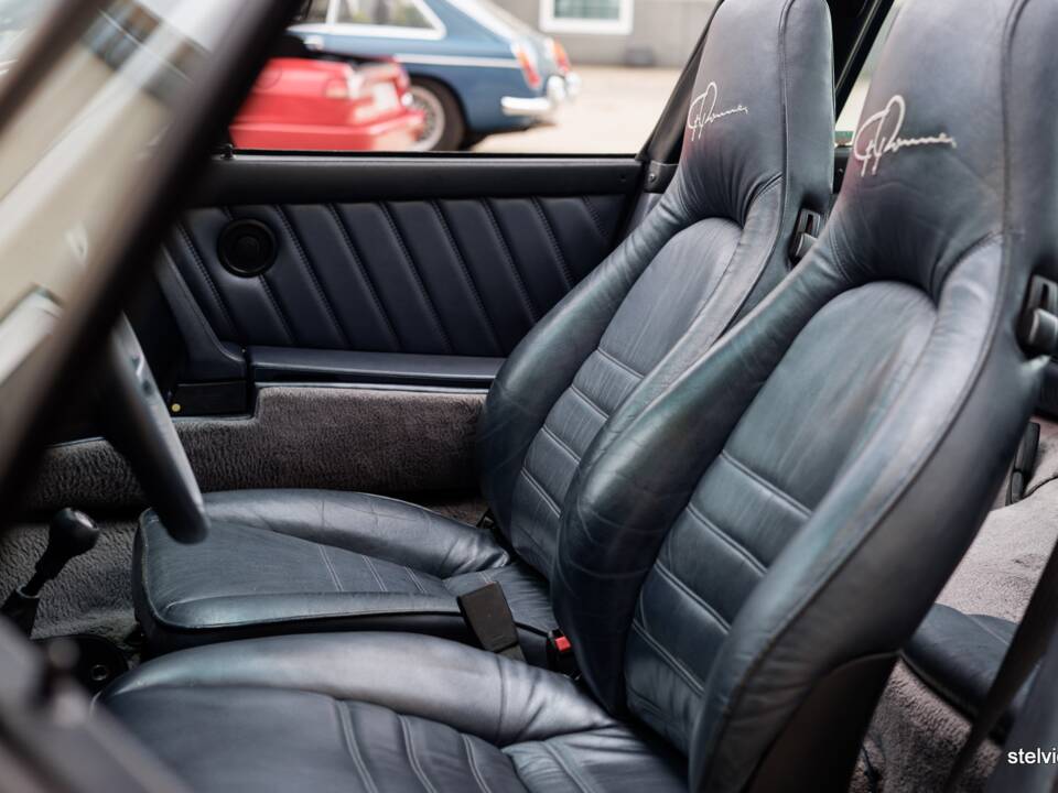 Image 30/44 de Porsche 911 Carrera 3.2 &quot;#250.000 911&quot; (1988)