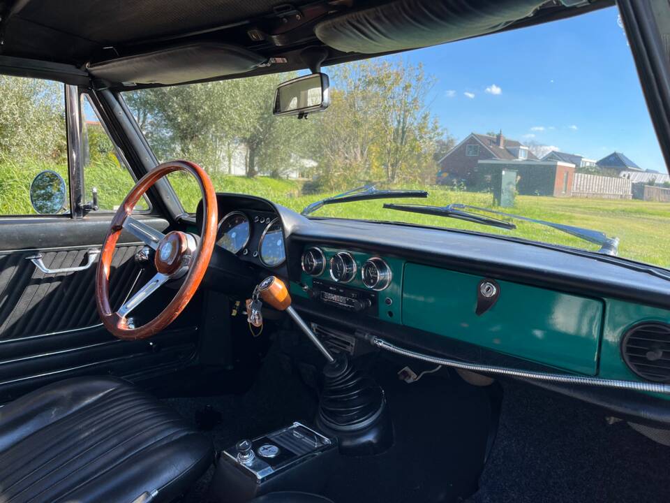 Image 59/91 of Alfa Romeo 1750 Spider Veloce (1969)