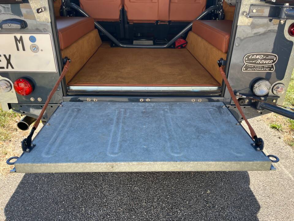 Bild 67/100 von Land Rover Defender 110 (2014)