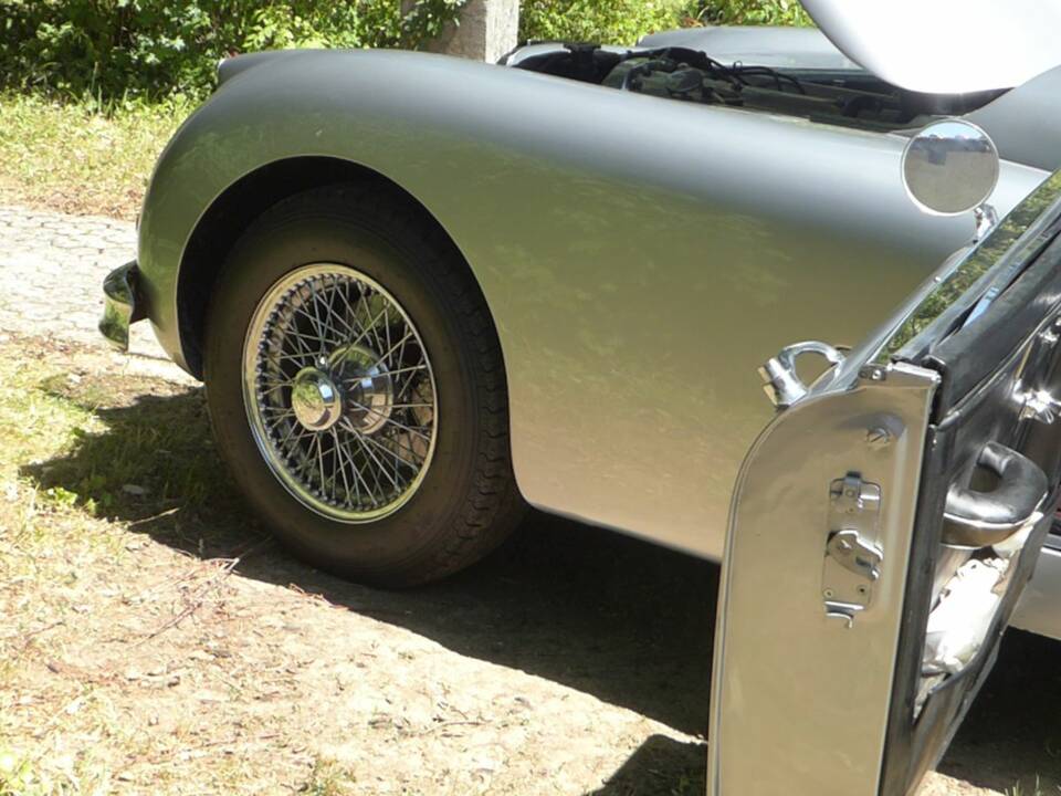 Image 15/16 of Jaguar XK 150 3.4 S OTS (1961)