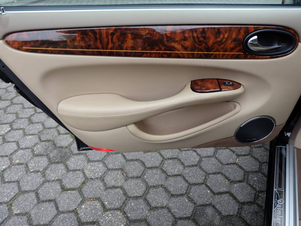 Image 27/60 de Daimler Super V8 (2000)