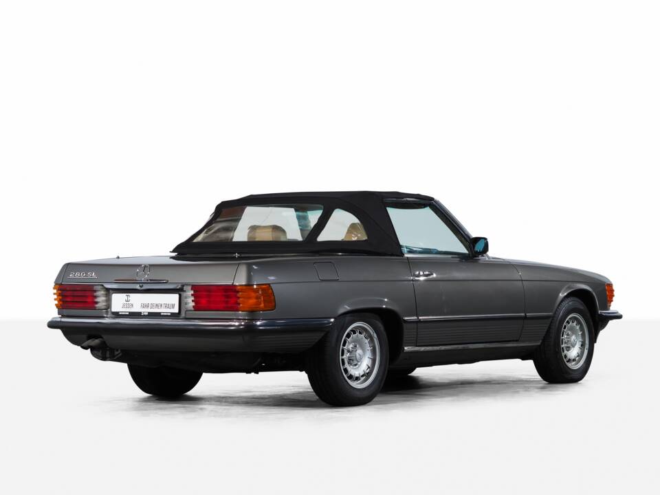Immagine 5/51 di Mercedes-Benz 280 SL (1985)
