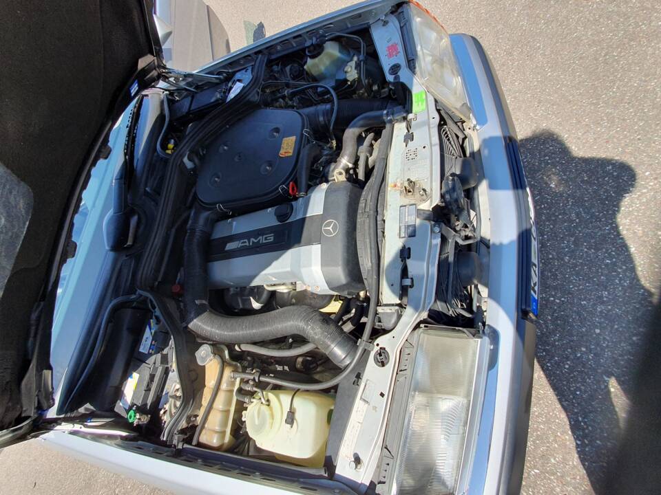 Imagen 58/94 de Mercedes-Benz 300 CE-24 3.4 AMG (1992)