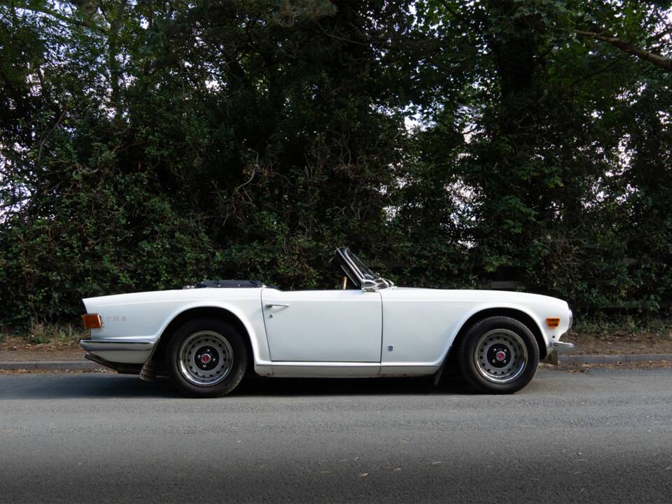 Image 7/14 of Triumph TR 6 PI (1972)