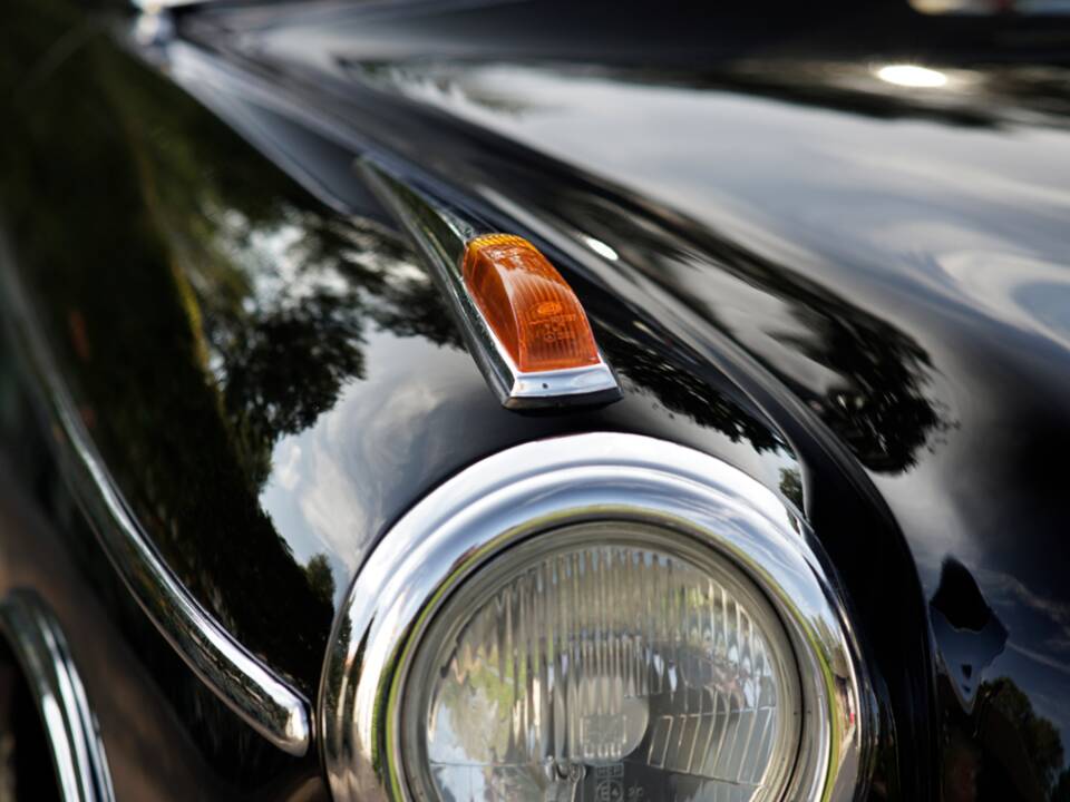 Immagine 10/35 di Mercedes-Benz 220 SE (1960)