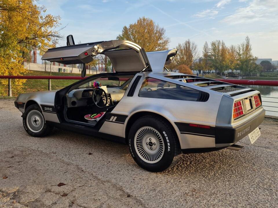 Image 3/7 of DeLorean DMC-12 (1981)