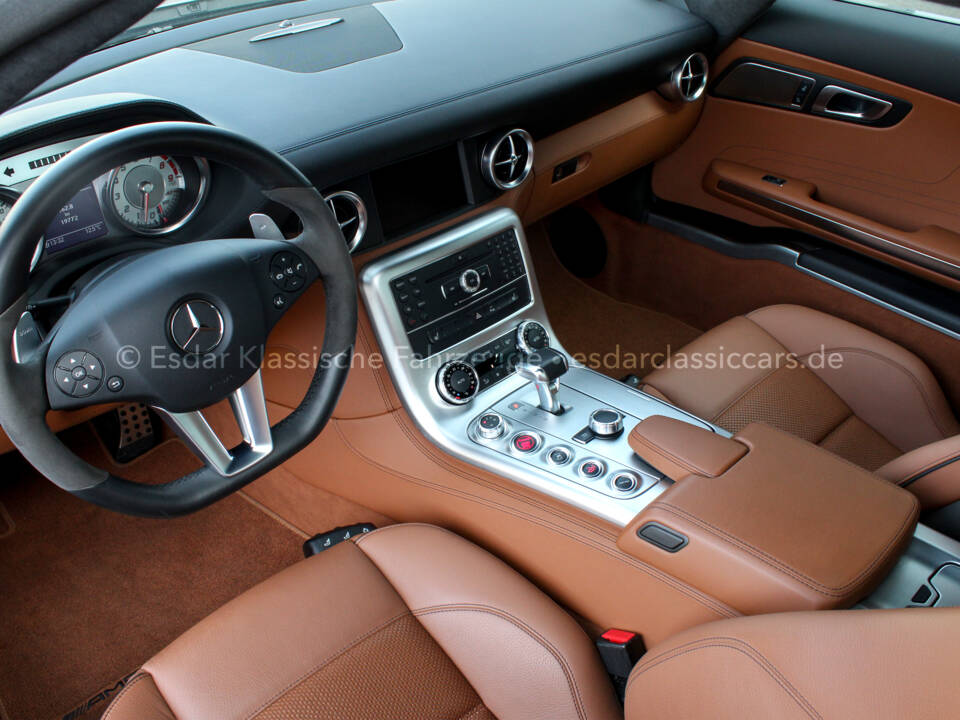 Bild 7/15 von Mercedes-Benz SLS AMG (2011)