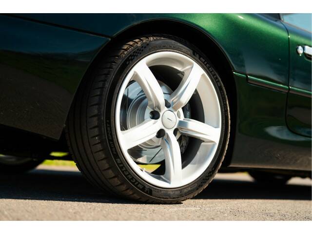 Image 33/43 of Aston Martin DB 7 GTA (2003)