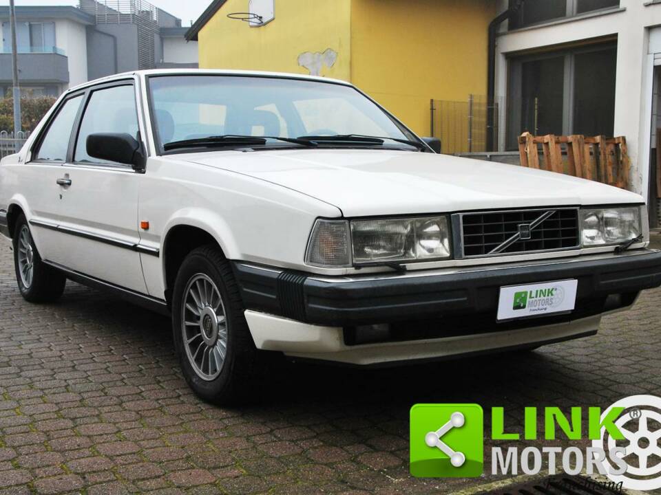 Image 3/10 of Volvo 780 Bertone (1987)