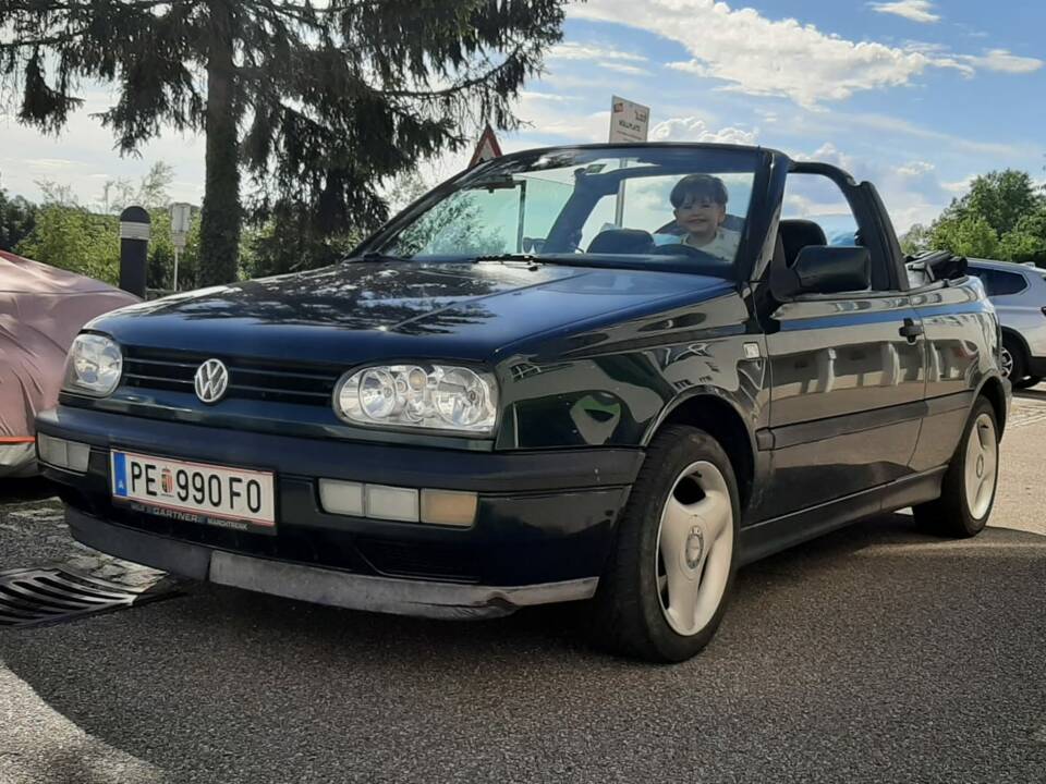 Image 8/21 of Volkswagen Golf III Cabrio 1,9 TDI (1995)