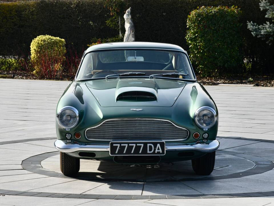 Image 7/15 of Aston Martin DB 4 (1960)