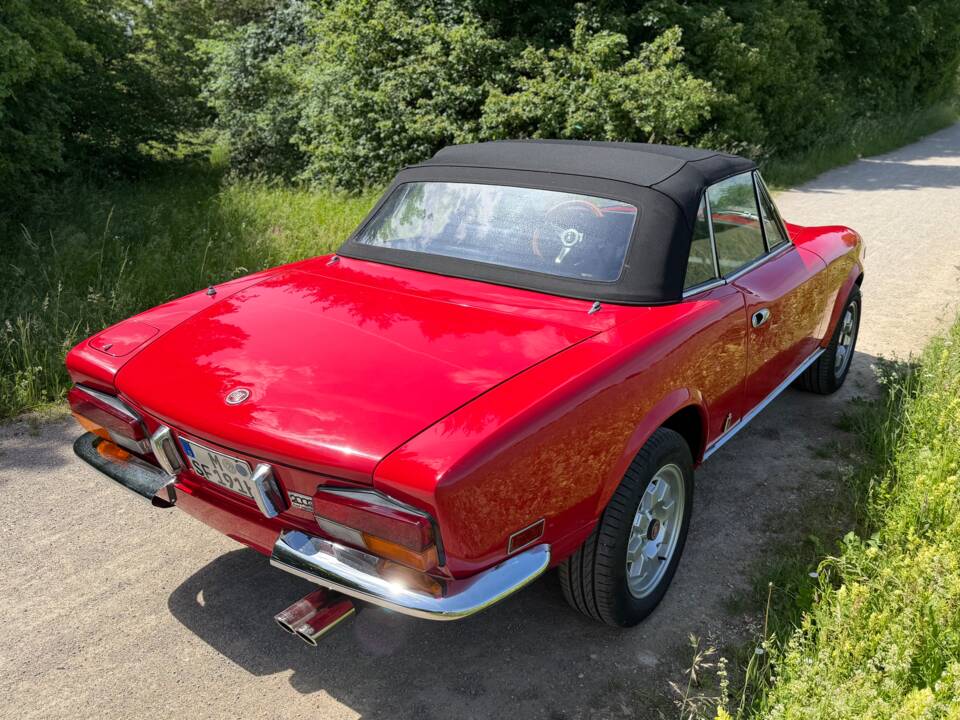 Image 36/51 of FIAT 124 Spider CS2 (1982)