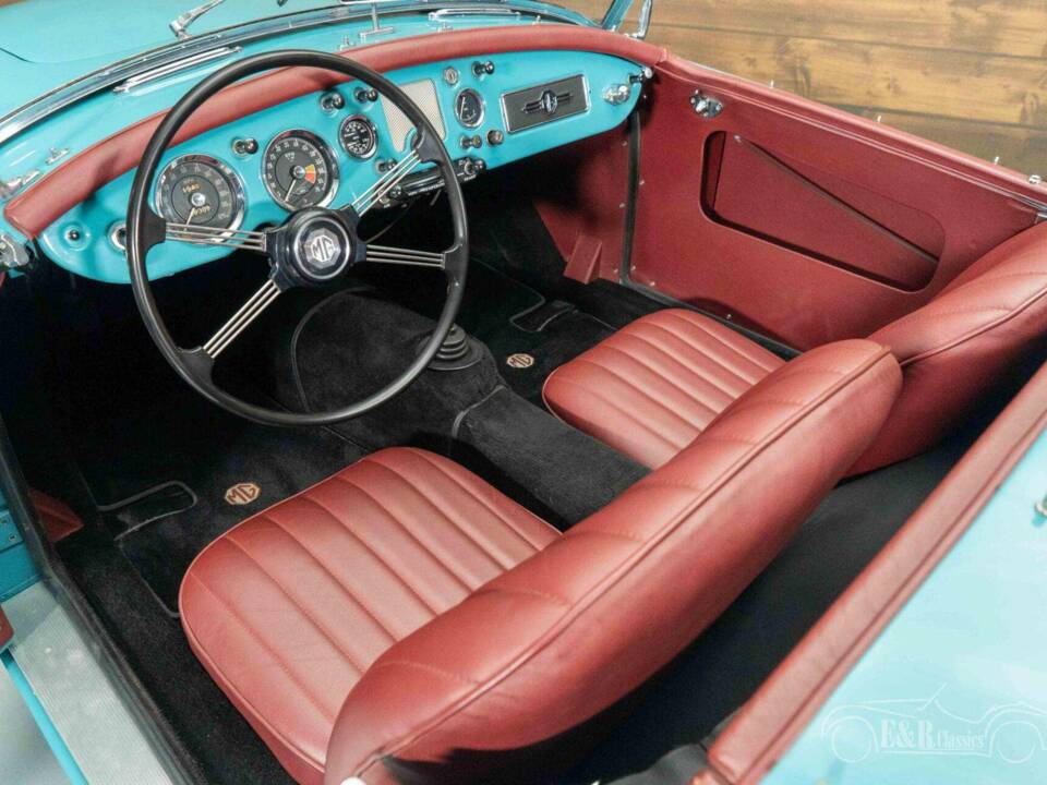 Image 18/19 of MG MGA 1500 (1958)