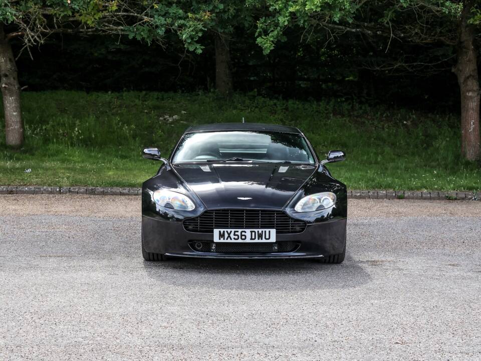 Imagen 23/39 de Aston Martin V8 Vantage (2007)