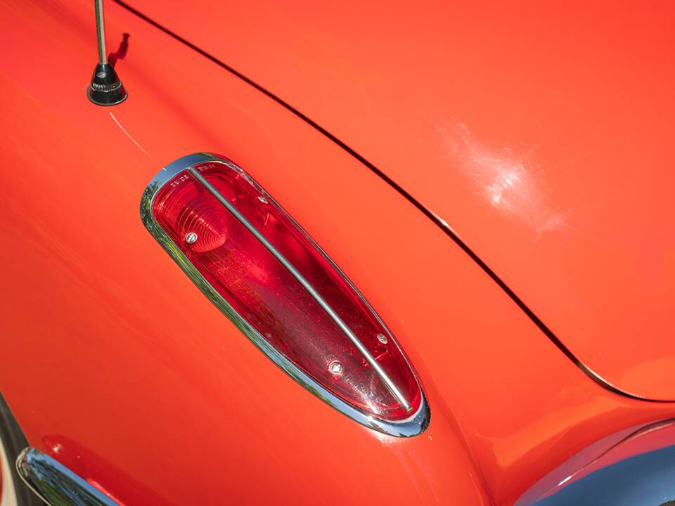 Image 18/51 of Chevrolet Corvette (1960)