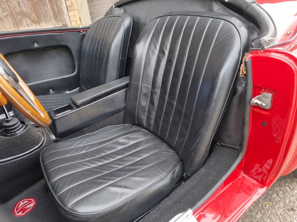 Image 8/24 of MG MGA 1500 (1959)