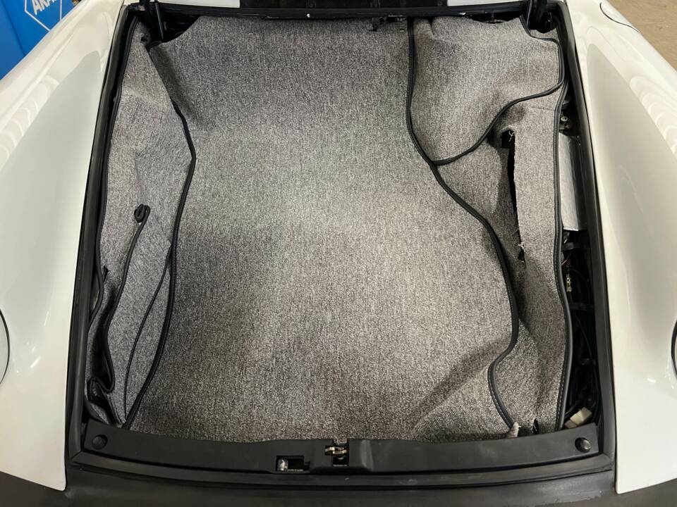 Image 14/15 of Porsche 911 Carrera 3.2 (1988)