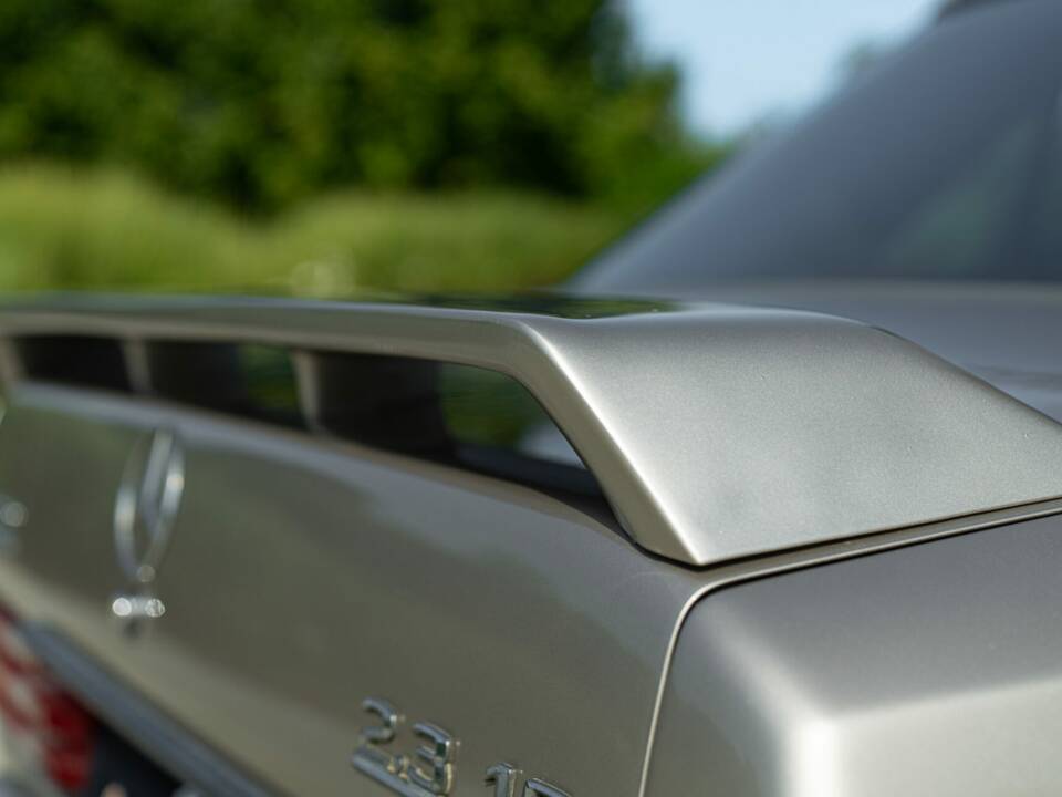 Image 25/50 of Mercedes-Benz 190 E 2.3-16 (1985)