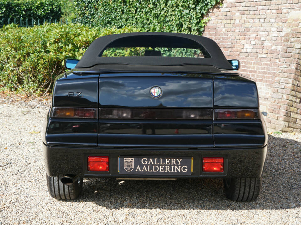 Image 14/50 of Alfa Romeo RZ (1993)