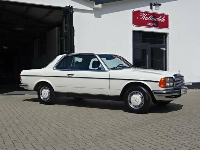 Afbeelding 5/26 van Mercedes-Benz 230 C (1978)