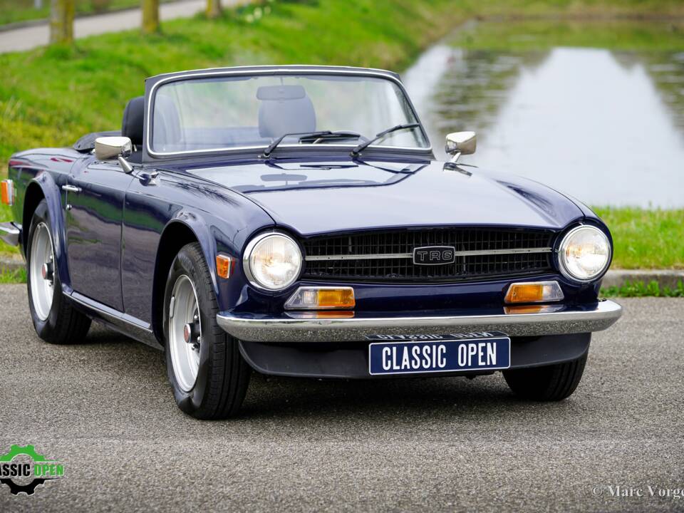 Image 16/42 of Triumph TR 6 PI (1972)