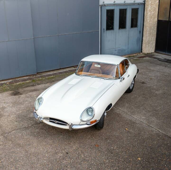 Imagen 9/50 de Jaguar E-Type 4.2 (1965)
