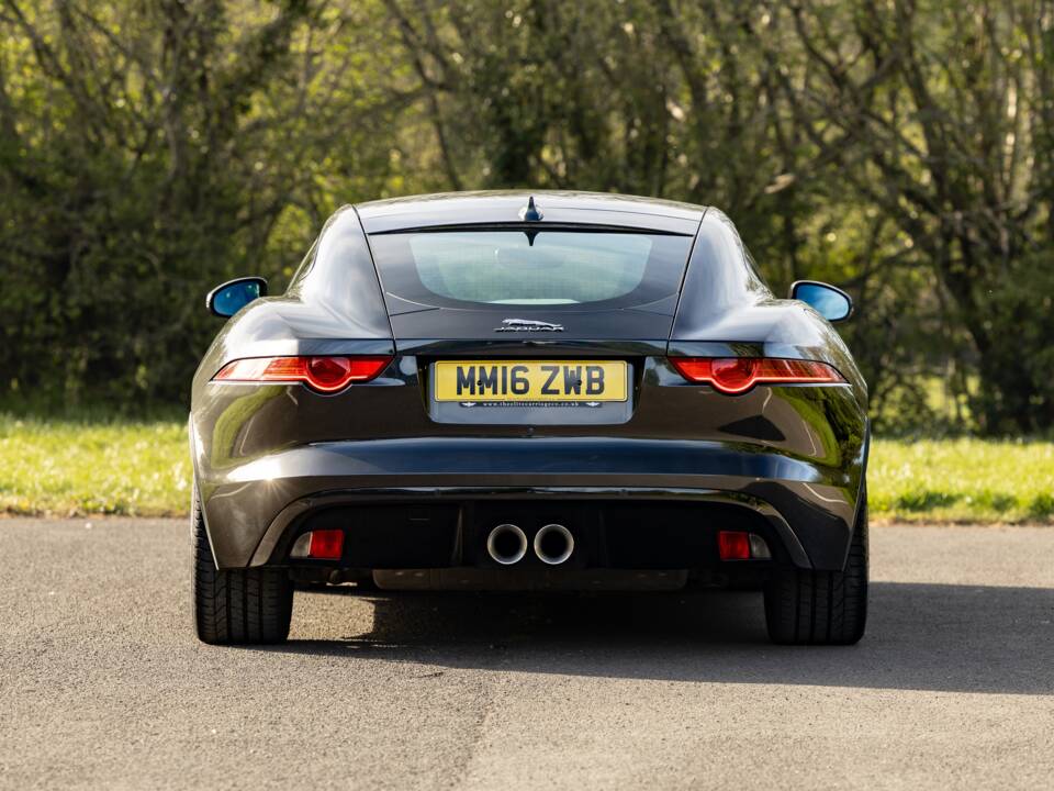 Image 23/45 of Jaguar F-Type (2016)